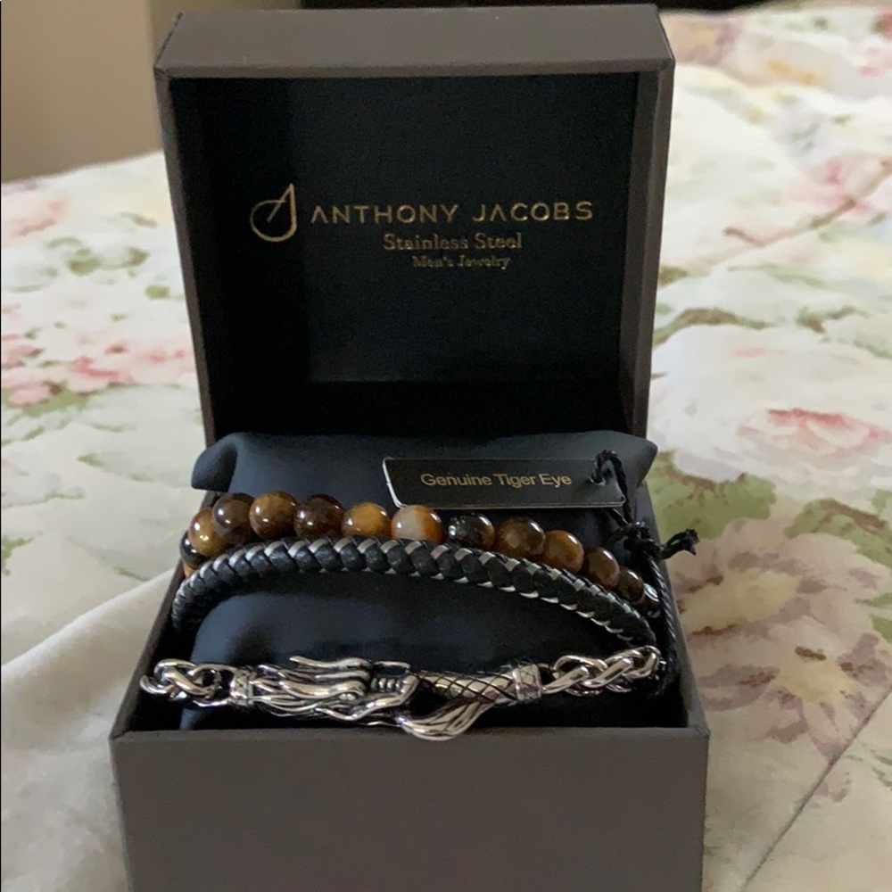 Brand New Anthony Jacobs men’s tigers eye bracelet